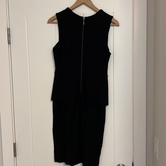 Rw&co black flattering pendulum waist dress. Size M - Picture 5 of 5